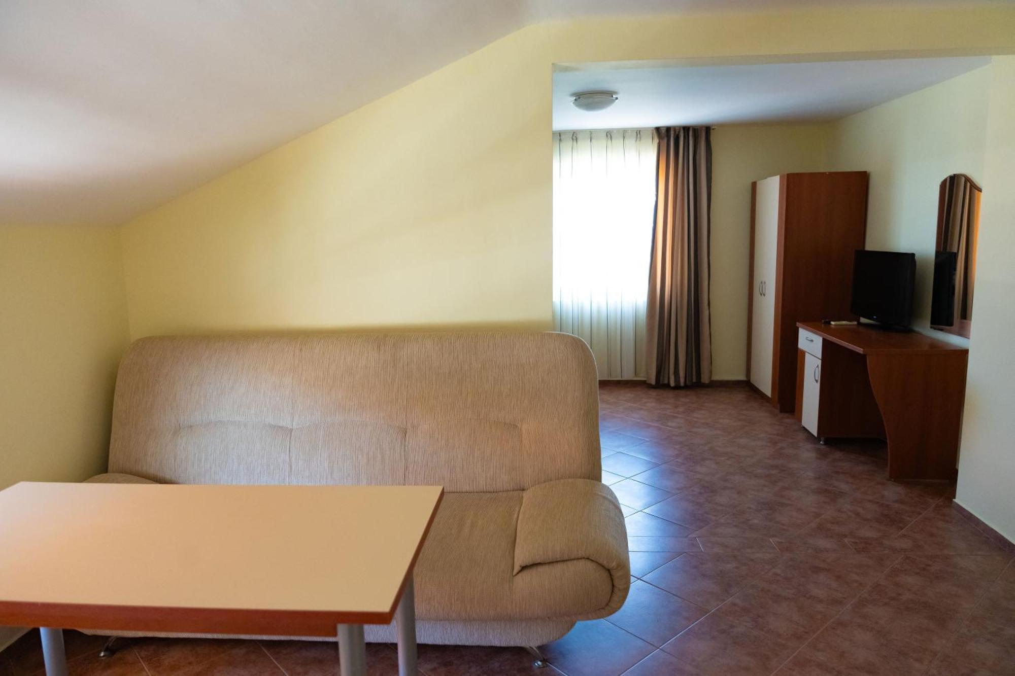 Zlatna Ribka Hotel Chernomorets Ngoại thất bức ảnh