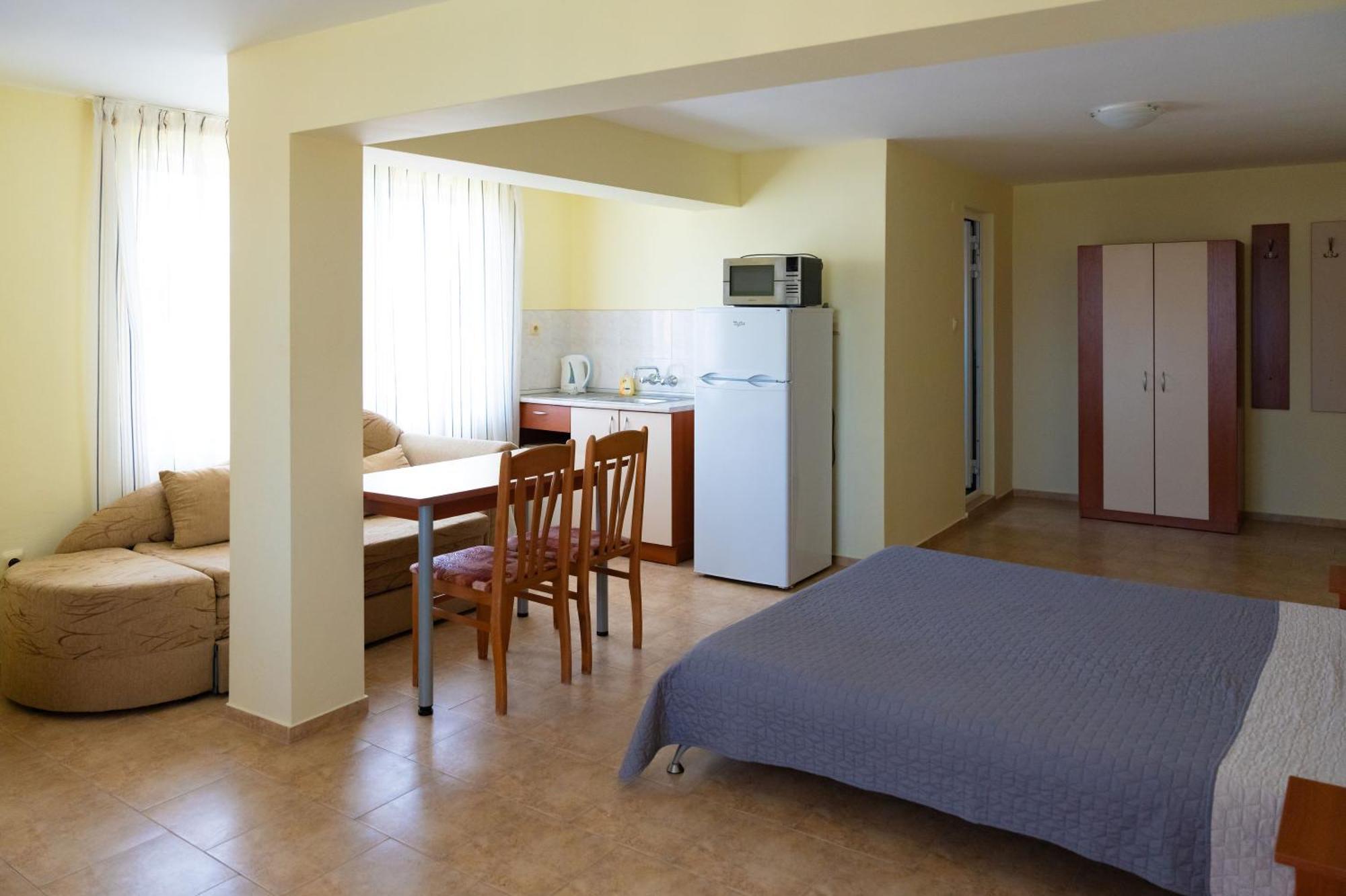 Zlatna Ribka Hotel Chernomorets Ngoại thất bức ảnh