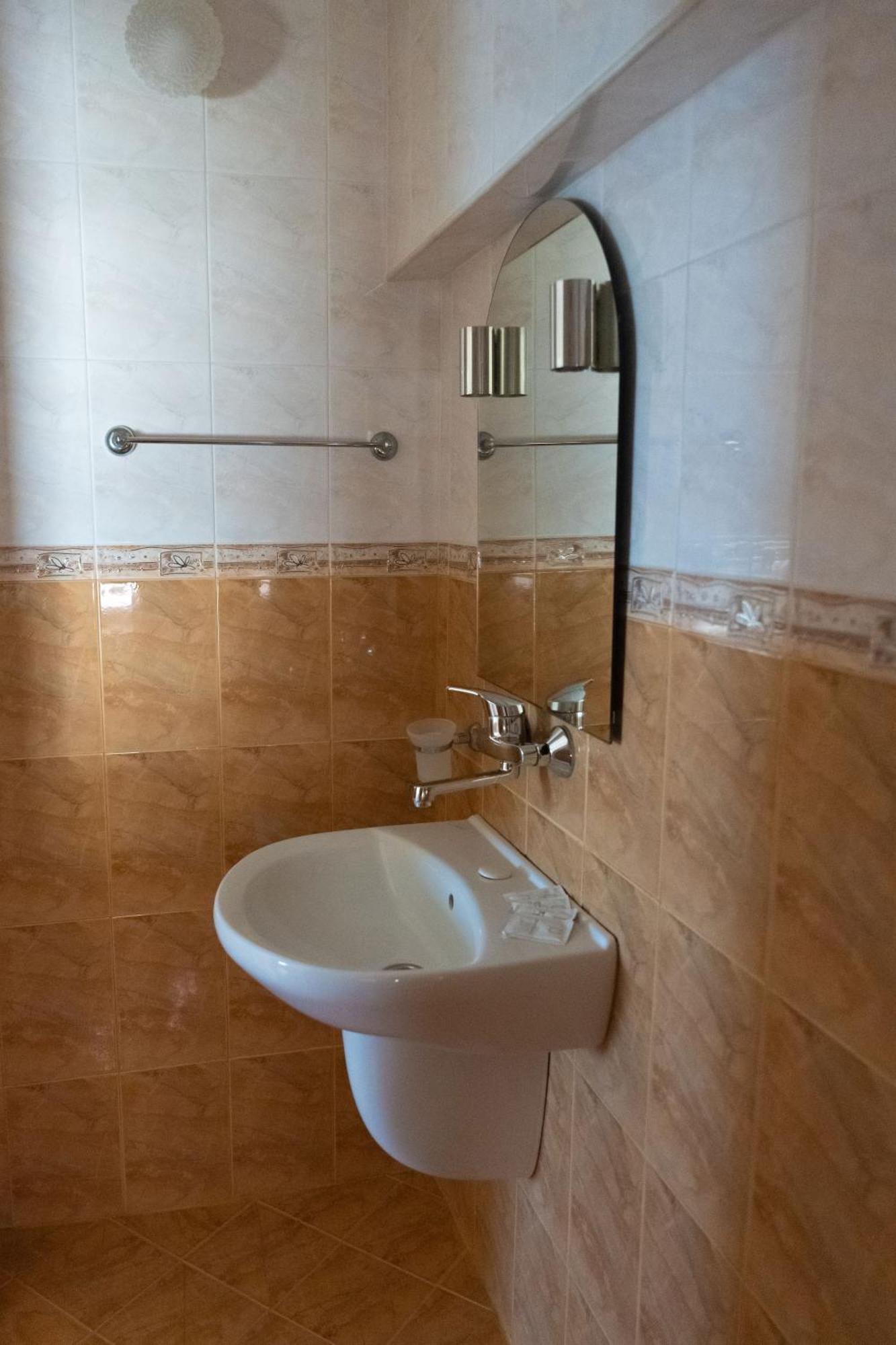 Zlatna Ribka Hotel Chernomorets Ngoại thất bức ảnh