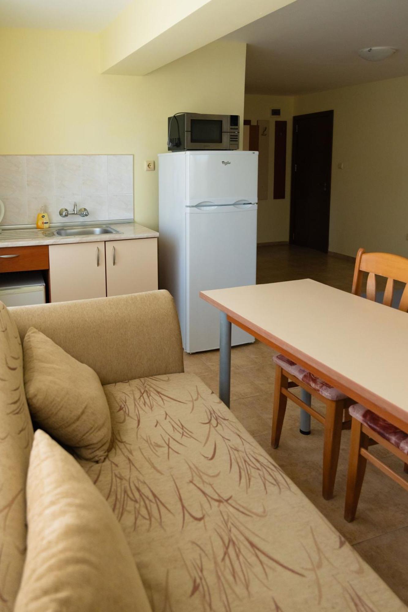 Zlatna Ribka Hotel Chernomorets Ngoại thất bức ảnh
