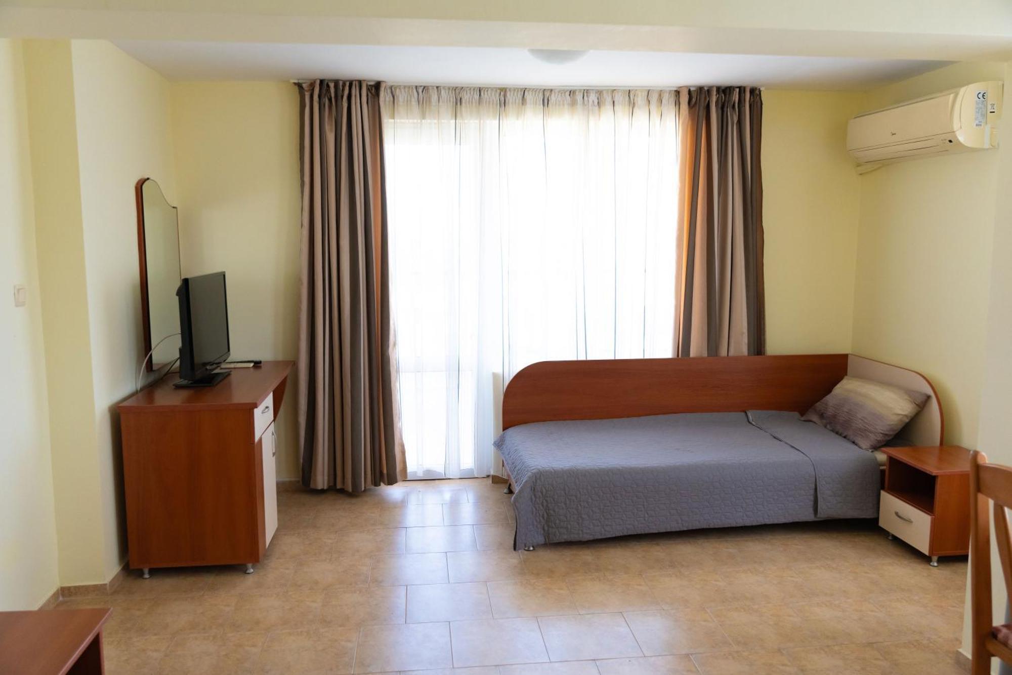 Zlatna Ribka Hotel Chernomorets Ngoại thất bức ảnh