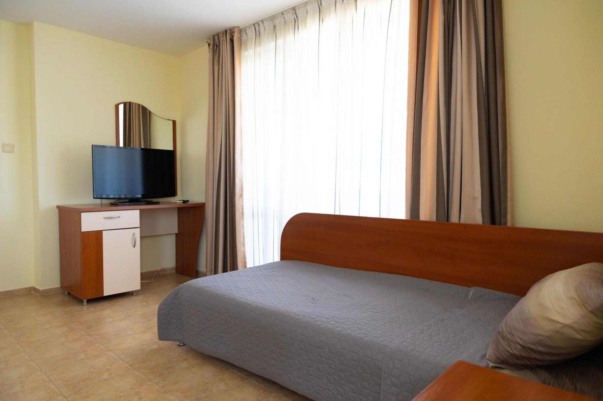 Zlatna Ribka Hotel Chernomorets Ngoại thất bức ảnh
