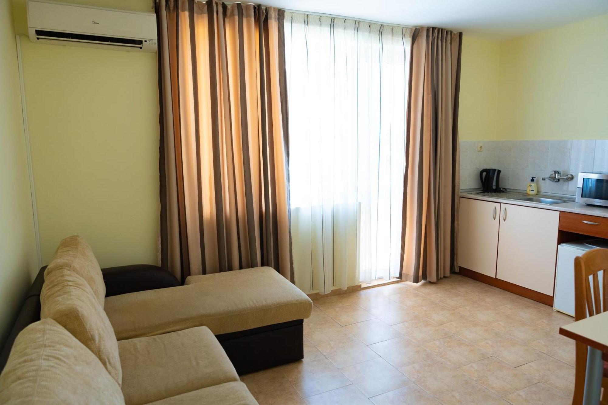 Zlatna Ribka Hotel Chernomorets Ngoại thất bức ảnh