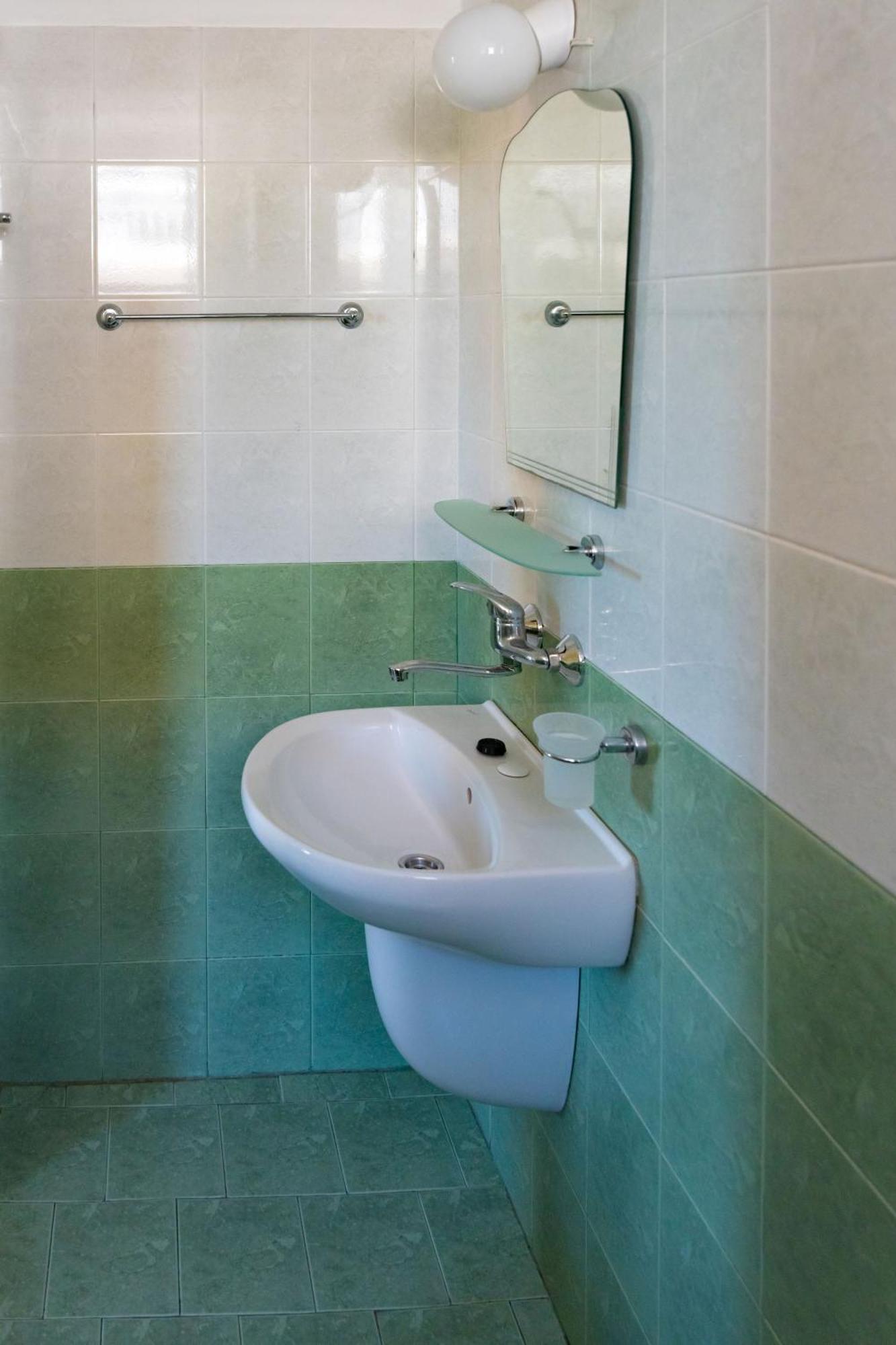 Zlatna Ribka Hotel Chernomorets Ngoại thất bức ảnh