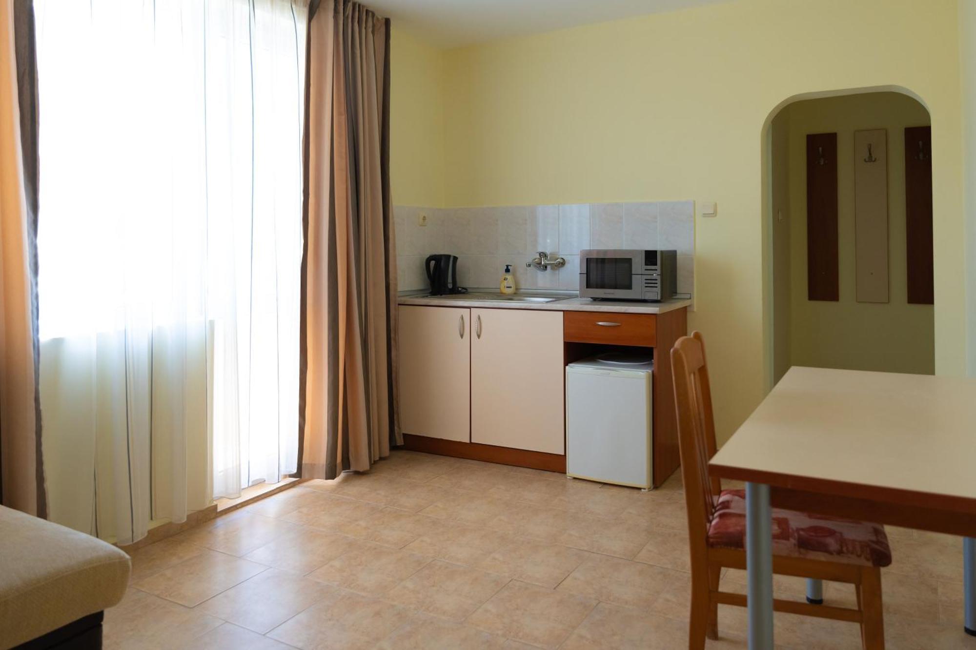 Zlatna Ribka Hotel Chernomorets Ngoại thất bức ảnh