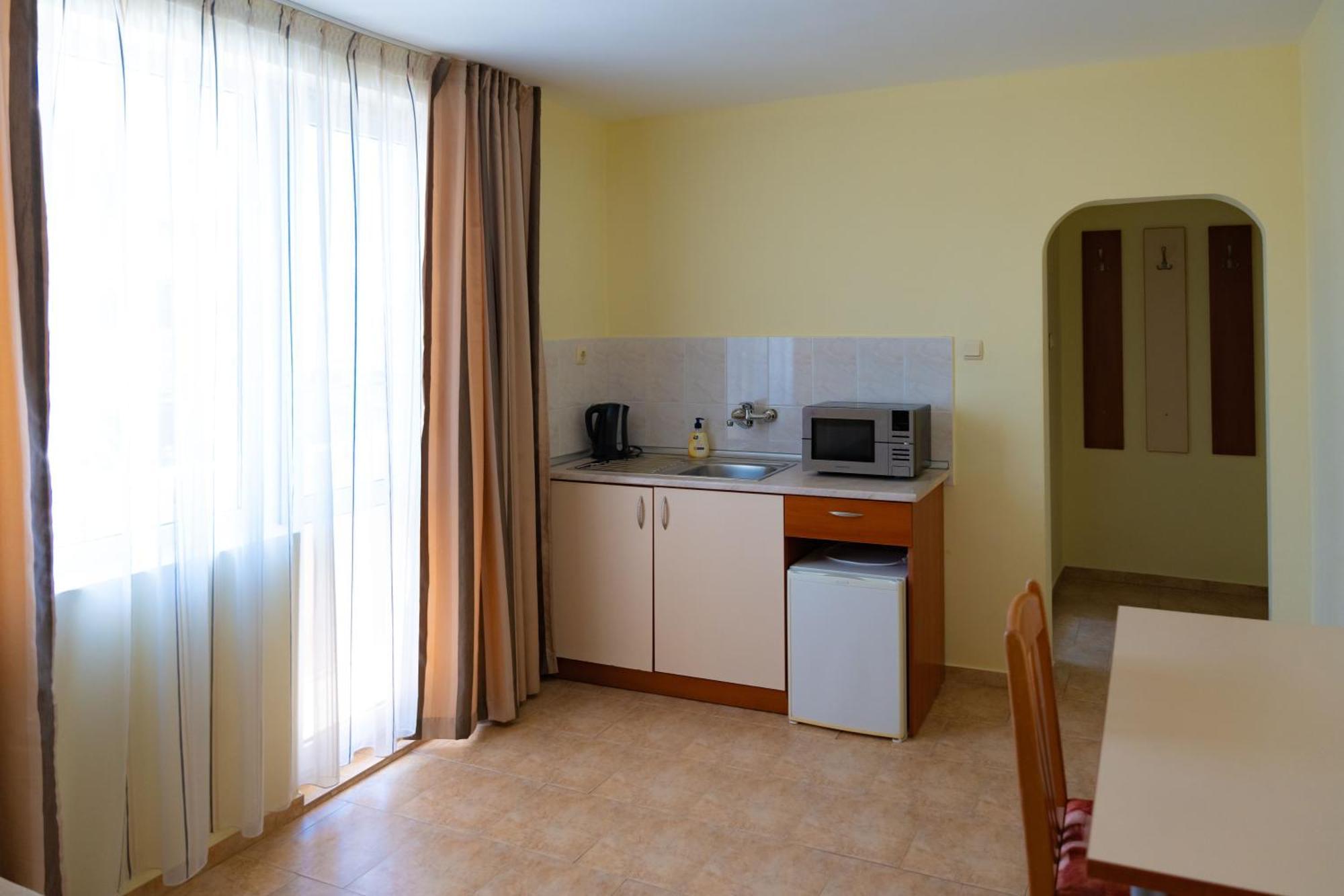 Zlatna Ribka Hotel Chernomorets Ngoại thất bức ảnh