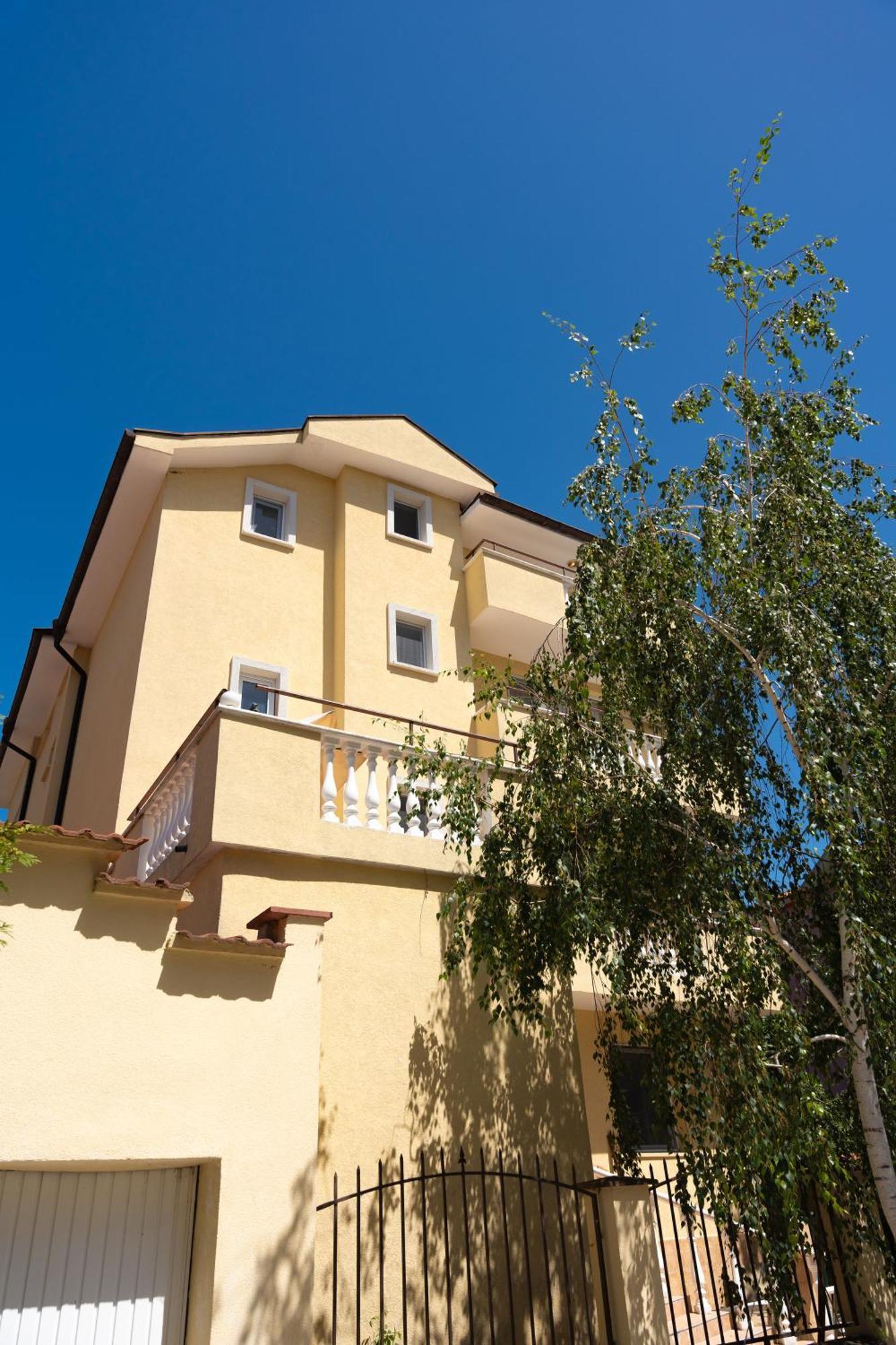 Zlatna Ribka Hotel Chernomorets Ngoại thất bức ảnh